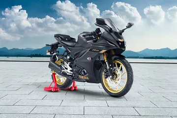 शानदार EMI Plan के साथ Yamaha की Sports बाइक को लाये अपने द्वार,देखे फीचर्स