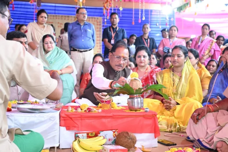 ‘विष्णु भैया’ का घर बना बहनों का मायका, मुख्यमंत्री निवास में उल्लास से मना तीजा-पोरा तिहार, मुख्यमंत्री बोले – आज मेरा घर आप बहनों का मायका, भाई के घर आना सौभाग्य की बात